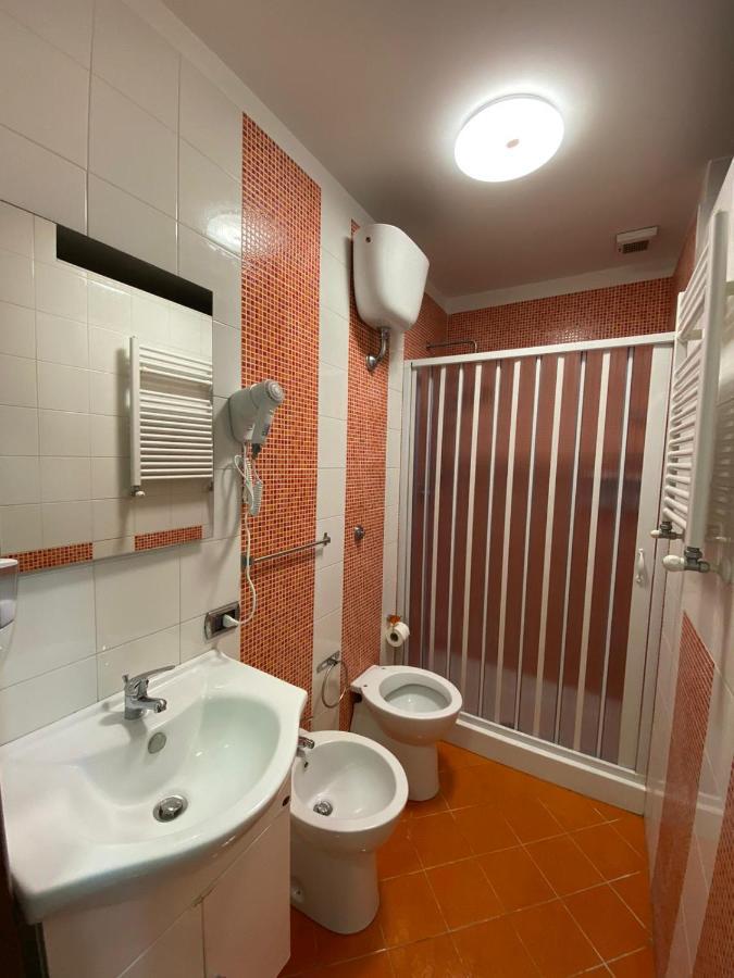 Falu Napoli Centro Camera Con Cucina E Bagno Privato Hotel Exterior photo