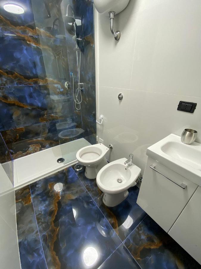 Falu Napoli Centro Camera Con Cucina E Bagno Privato Hotel Exterior photo